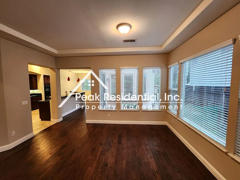 1044 Sandwick Way — Photo 6