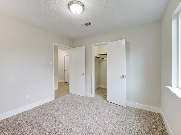 328 Meadow Wood Ct — Photo 14