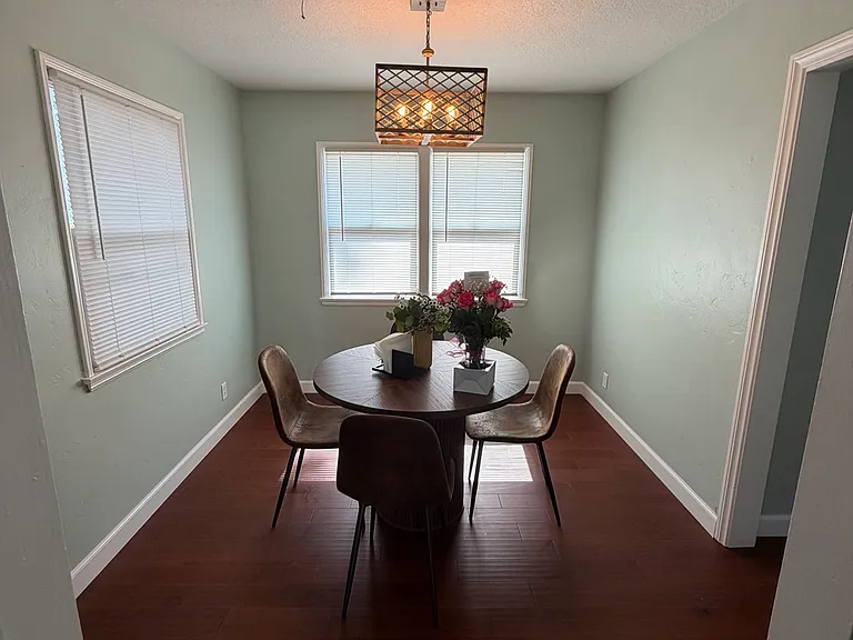 535 W Fig St — Photo 8
