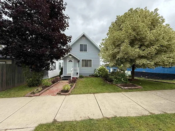 304 Central Ave S, Chisholm, MN 55719