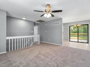 301 NE Main St APT A, Lees Summit, MO 64063