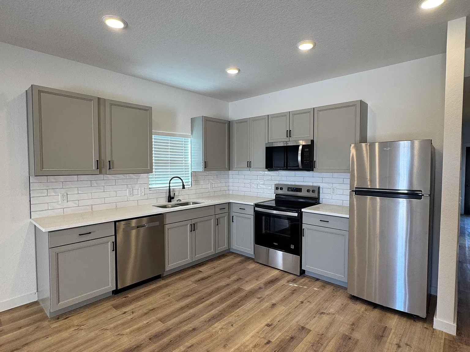 3 bed, 1248 sqft, $1,850 — Photo 4