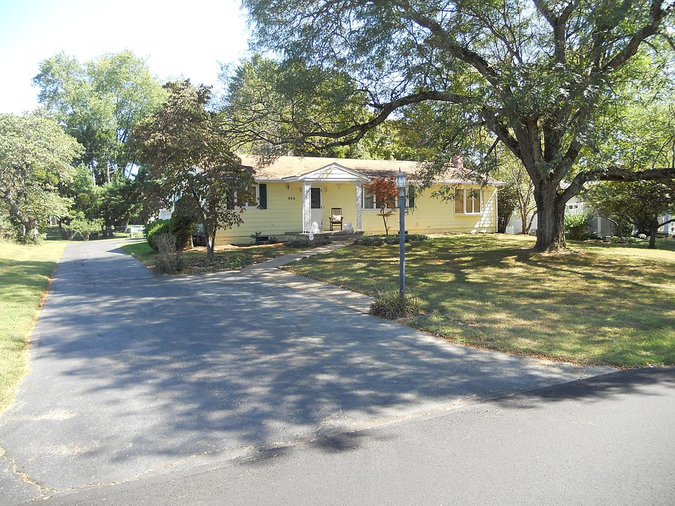 1st image of 860 Oberlin Dr