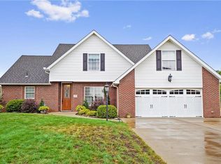 2515 Bonnie Dell Dr, South Park, PA