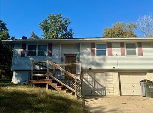 211 Emile St, Lansing, KS 66043