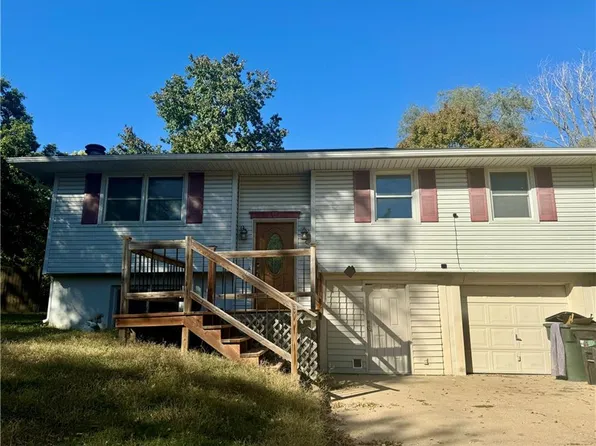 211 Emile St, Lansing, KS 66043