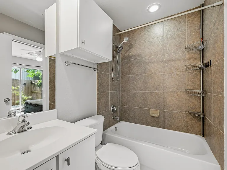 6908 Yellowstone Way Dr — Photo 11