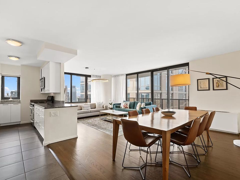 1st image of 161 W 61st St APT 31C