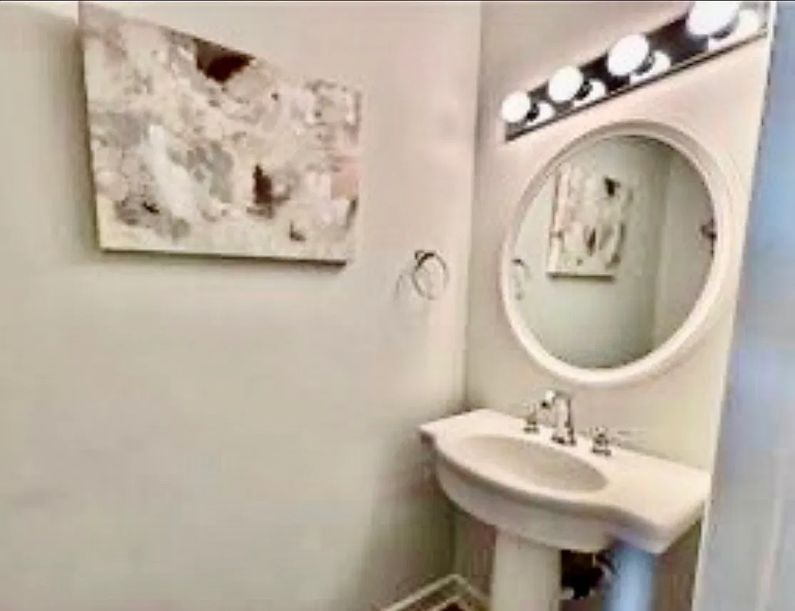 207 Northpoint Ave — Photo 3