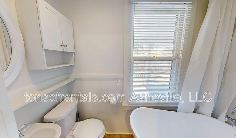 326 Spring St #A — Photo 10