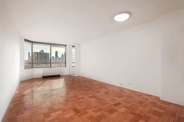 1st image of 180 E 95th St #18G