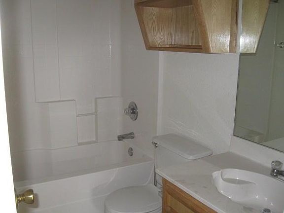 4th image of 3101 Wisteria Ln