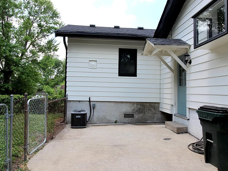 6841 Buckingham Pl — Photo 15