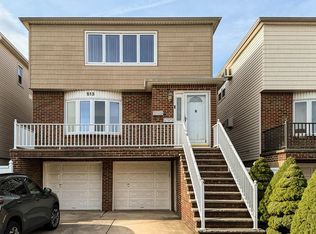 513 Avenue C, Bayonne, NJ 07002