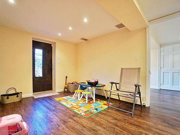 4th image of 268 Cleveland Ave #1