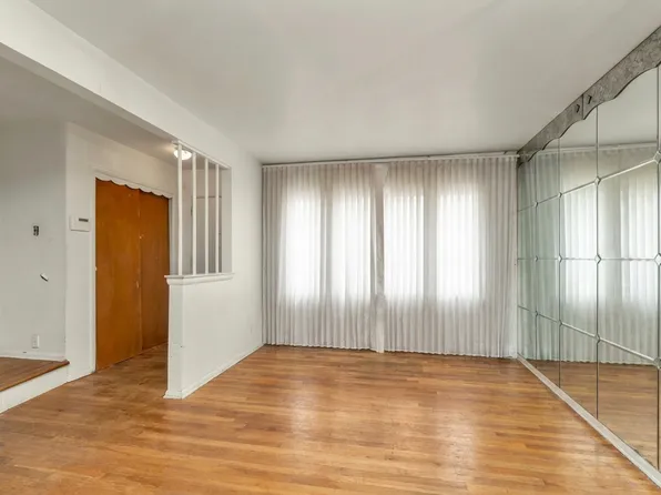 117-21 Francis Lewis Boulevard image 1 of 16