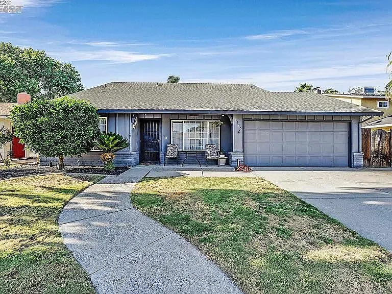 1375 Michelle Ave — Photo 1