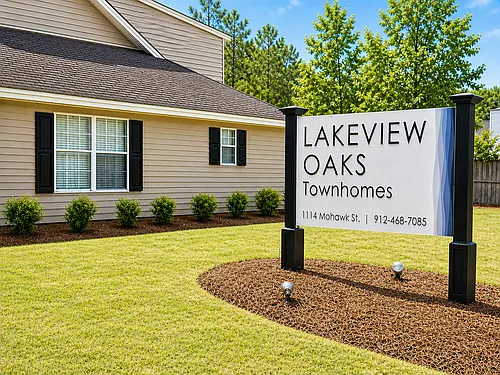 Lakeview Oaks Townhomes Photo 1