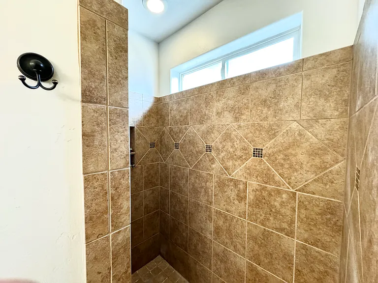 982 E Winding Creek Dr — Photo 10