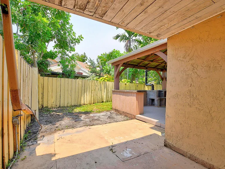 7813 Kenway Pl W — Photo 49