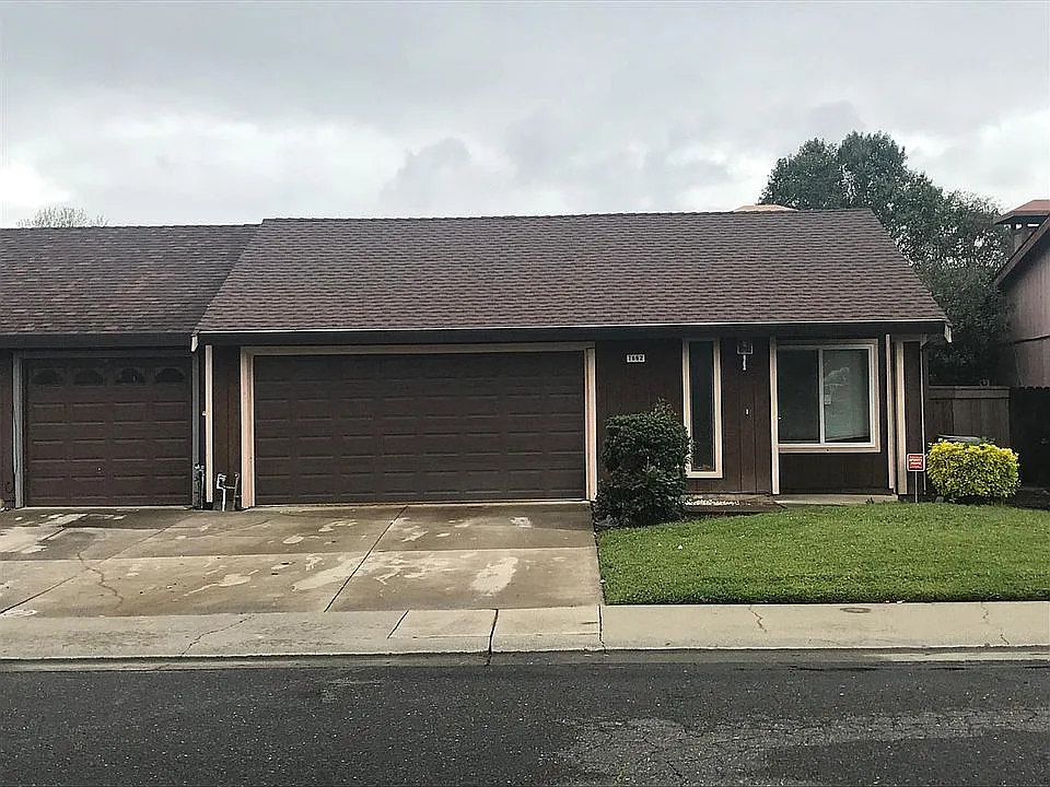 2 bed, 1132 sqft, $2,000 — Photo 1