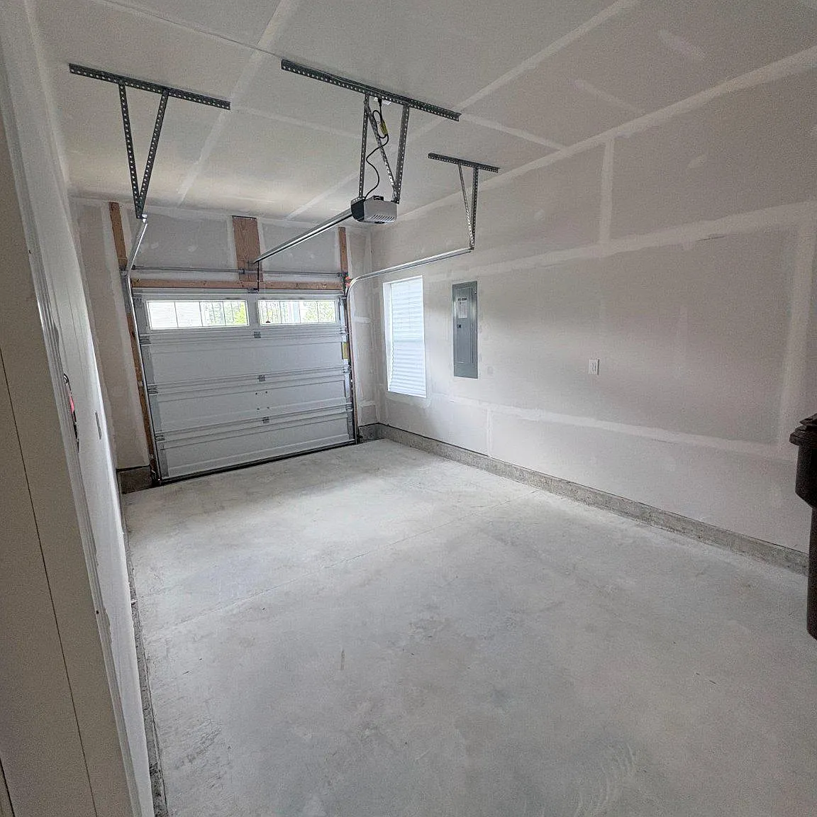3 bed, 2.5 bath, 1584 sqft, $2,450 — Photo 4