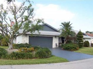 8215 NW 80th St, Tamarac, FL 33321