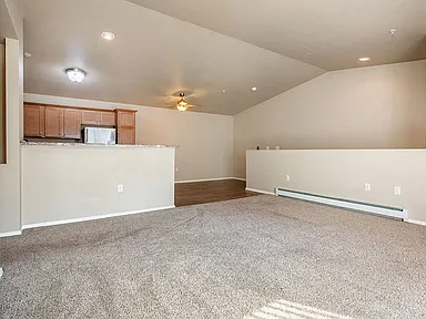 2BR, 2BA - 1067SF