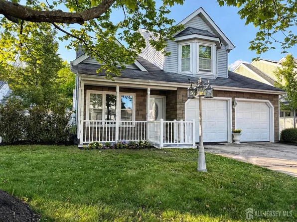 3 Tudor Dr, Burlington, NJ 08016
