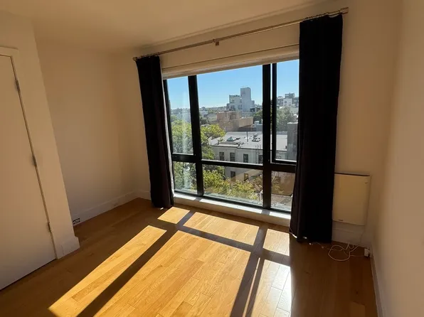 62 Box Street image 4 of 6