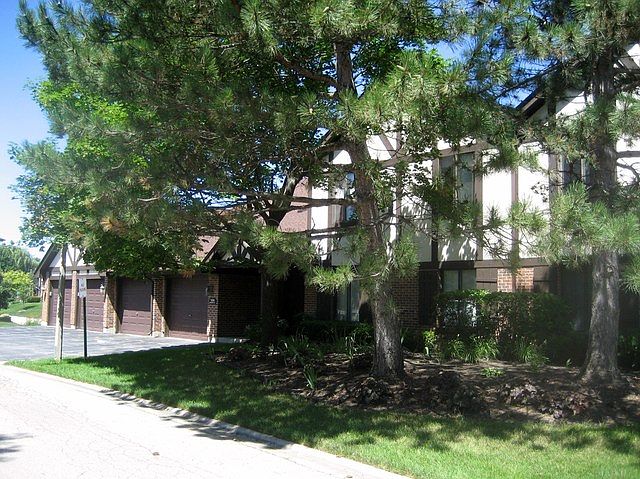 1st image of 1056 N Creekside Ct #1A