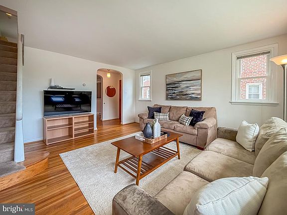 3rd image of 2723 Solly Ave