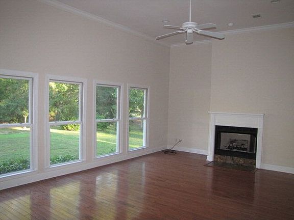 5th image of 352 Oak Grove Island Dr