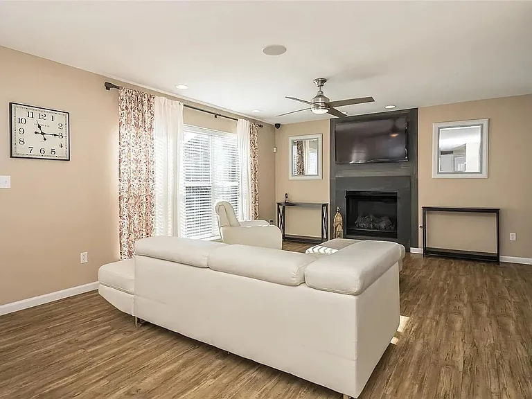 1304 Mason Grove Dr — Photo 11