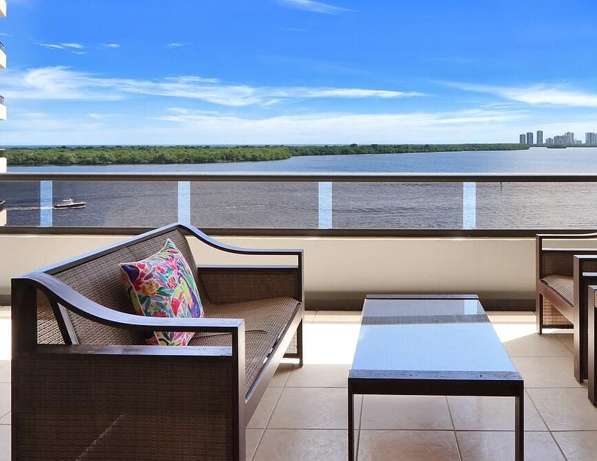 1st image of 100 Lakeshore Dr APT 557