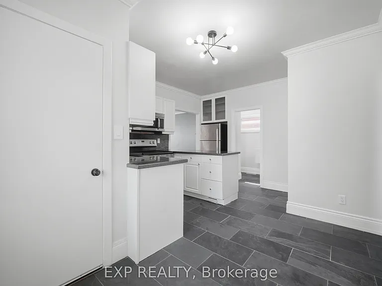 1052 Alexandra Ave — Photo 14
