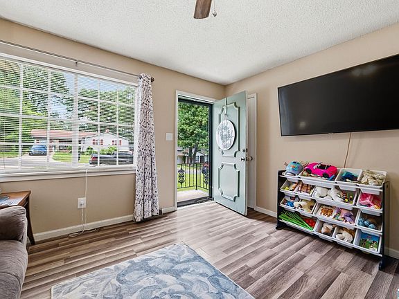 4th image of 123 Lewis Dr