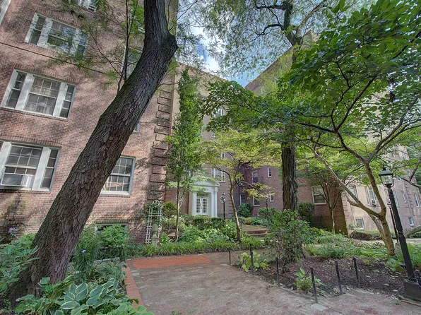 117-01 Park Lane South image 1 of 34