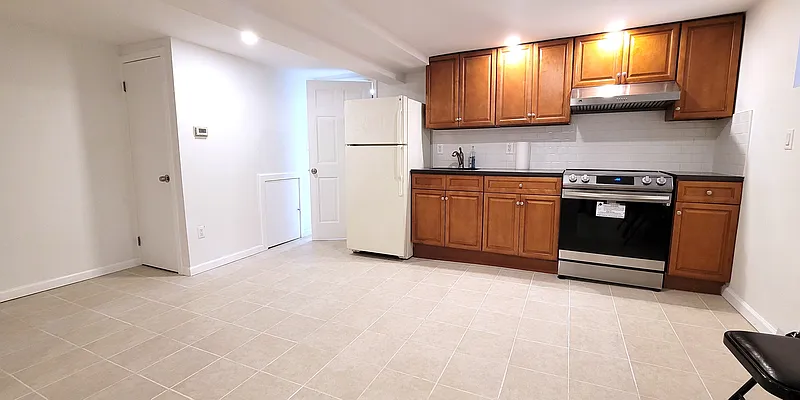 Rented by Azure Realty NY LLC | media 9