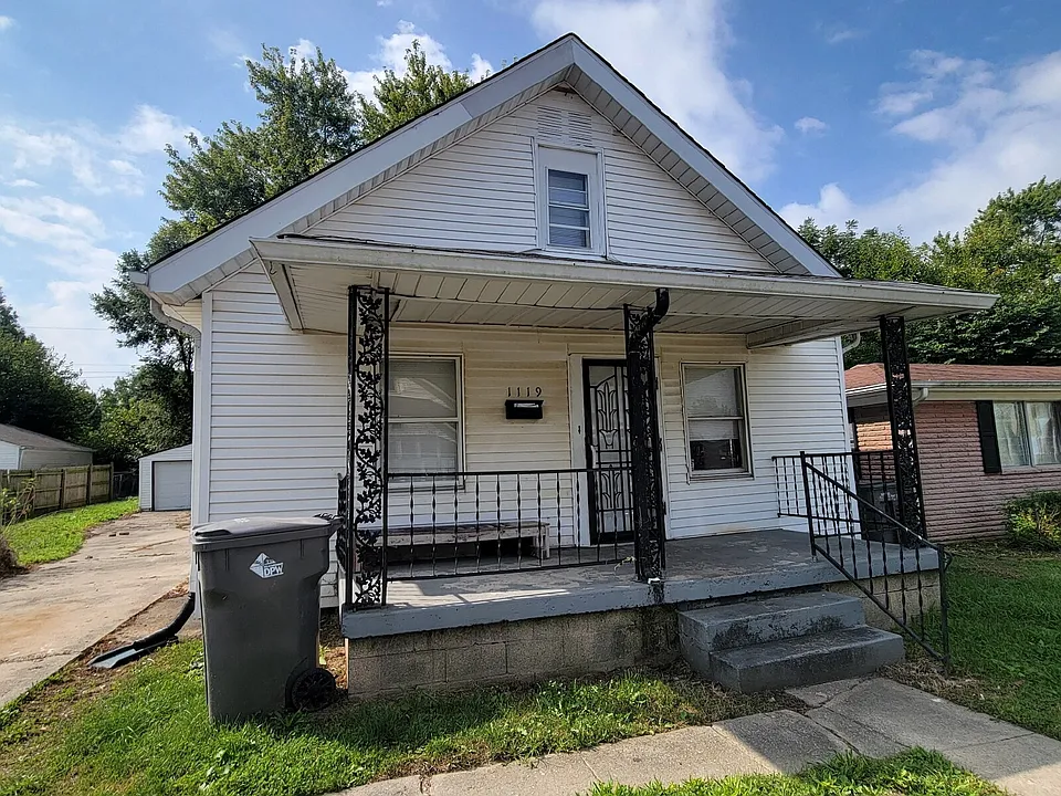 1119 Bacon St