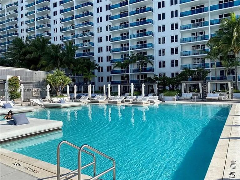 2301 Collins Avenue Cu #636 — Photo 31