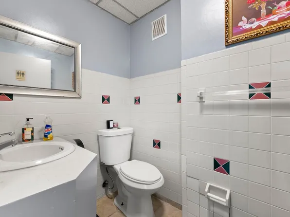 5910 Palisade Avenue image 12 of 23