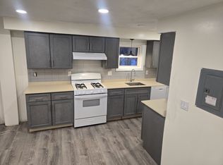 14 Spring St, Taunton, MA 02780