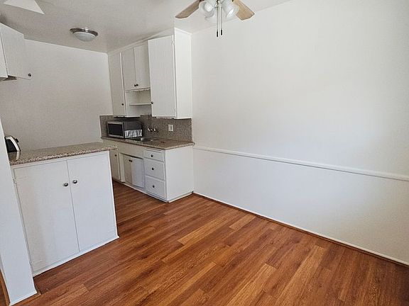 3rd image of 217 S Jackson St APT 3