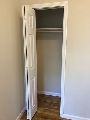Rented by Karten Real Estate Services LLC | media 8