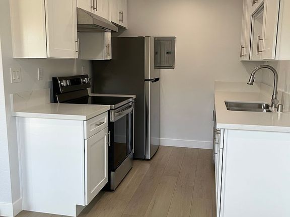 4th image of 622 S Broadway #2