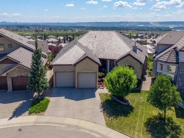 87 Royal Ridge Ter NW, Calgary, AB T3G 5Z1