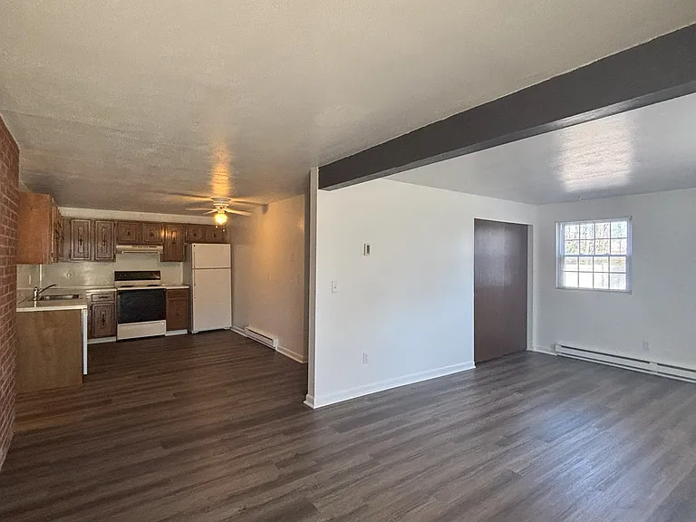 Governor Weare Apartments — Photo 11