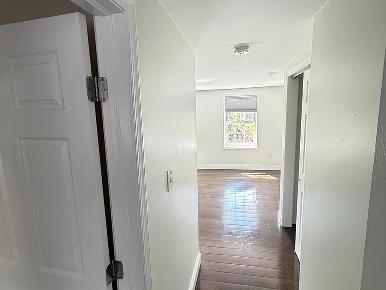 709 S Warnock St — Photo 16