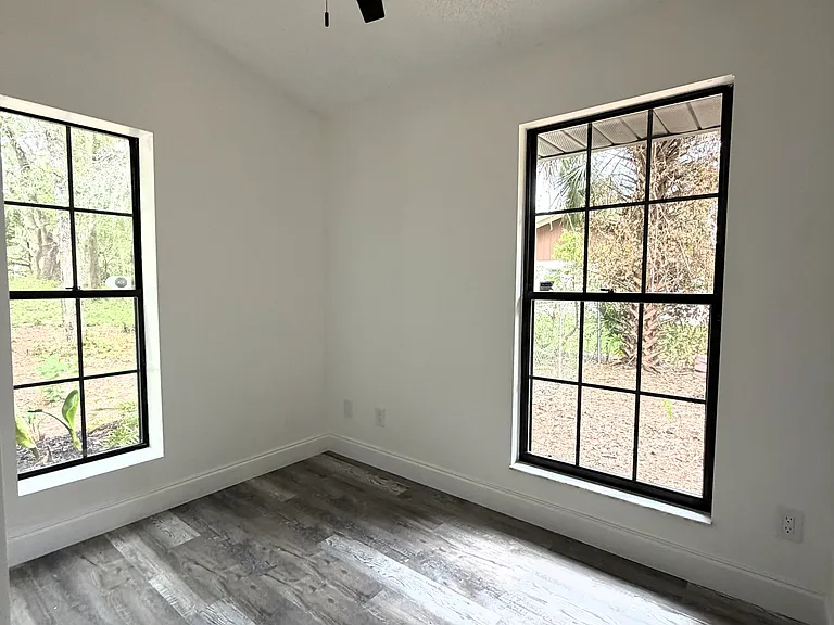 1095 E Graves Ave — Photo 15